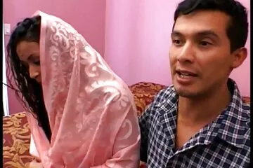 Người yêu cũ của tôi trong khi vợ tôi đi vắng. gái hàn sex