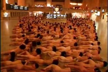 Vì lý do nào đó, cô ấy gái xinh khoe hàng sex muốn những người hàng xóm nghe và xem cô ấy bị đụ như thế nào.