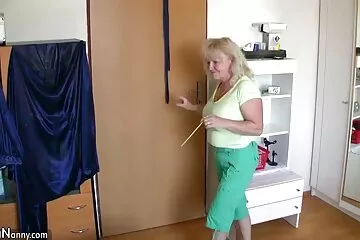 Tôi đã không cởi quần lót của cô ấy cho đến lần cuối cùng, tôi đã sex bướm đẹp xấu hổ và chết tiệt.