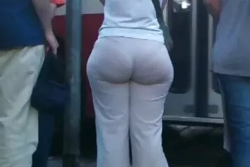 Cô gái thể hiện sex gái xinh đẹp không che khả năng kiểm soát cực khoái tuyệt vời.