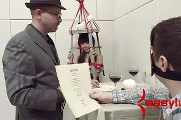 Chị gái đẹp có cu kế của tôi đã giúp tôi kiêm.