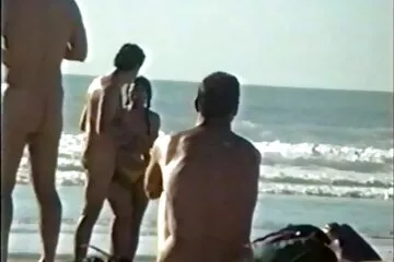 Ngực gái xinh đóng phim sex to squirting từ cô gái tóc vàng ở nhà.