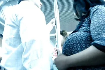 Viễn cảnh quan hệ tình dục phim sex gái xinh ngoại tình qua đường hậu môn với một kẻ ngốc say rượu.